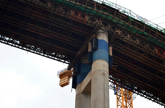 上海钢栈桥租赁教你防止墩柱顶部出现水平裂缝问题